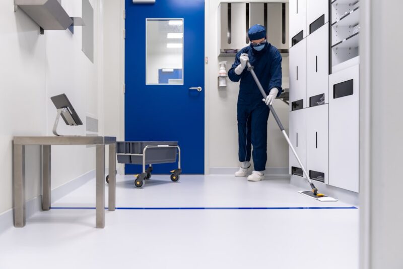 Solvent-Free Cleaning Methods to Cut Sticky Line Downtime in 2026